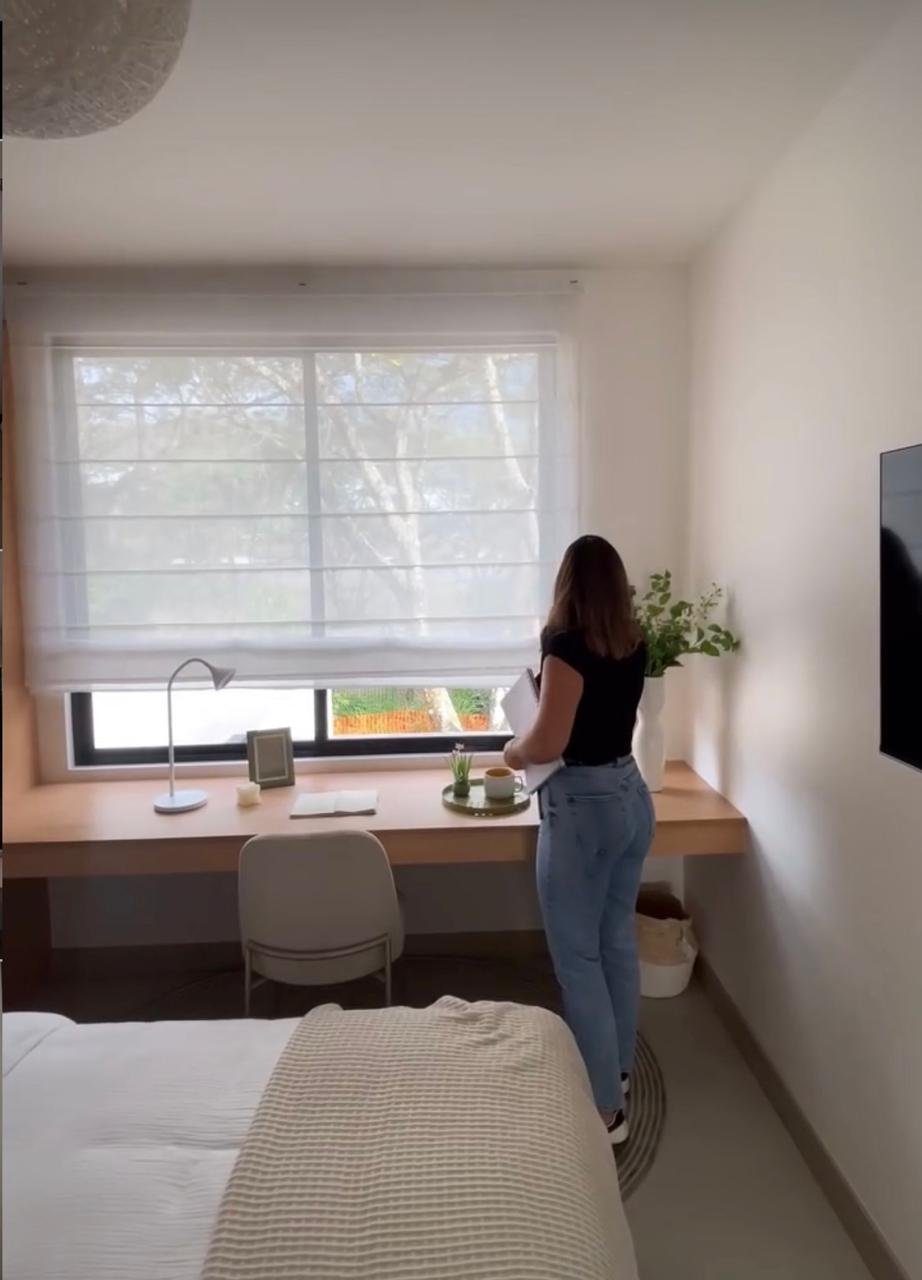 Habitación terminada con ventanería instalada